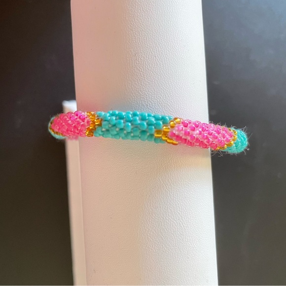 Hand beaded bracelets, made with glass beads - Picture 10 of 14